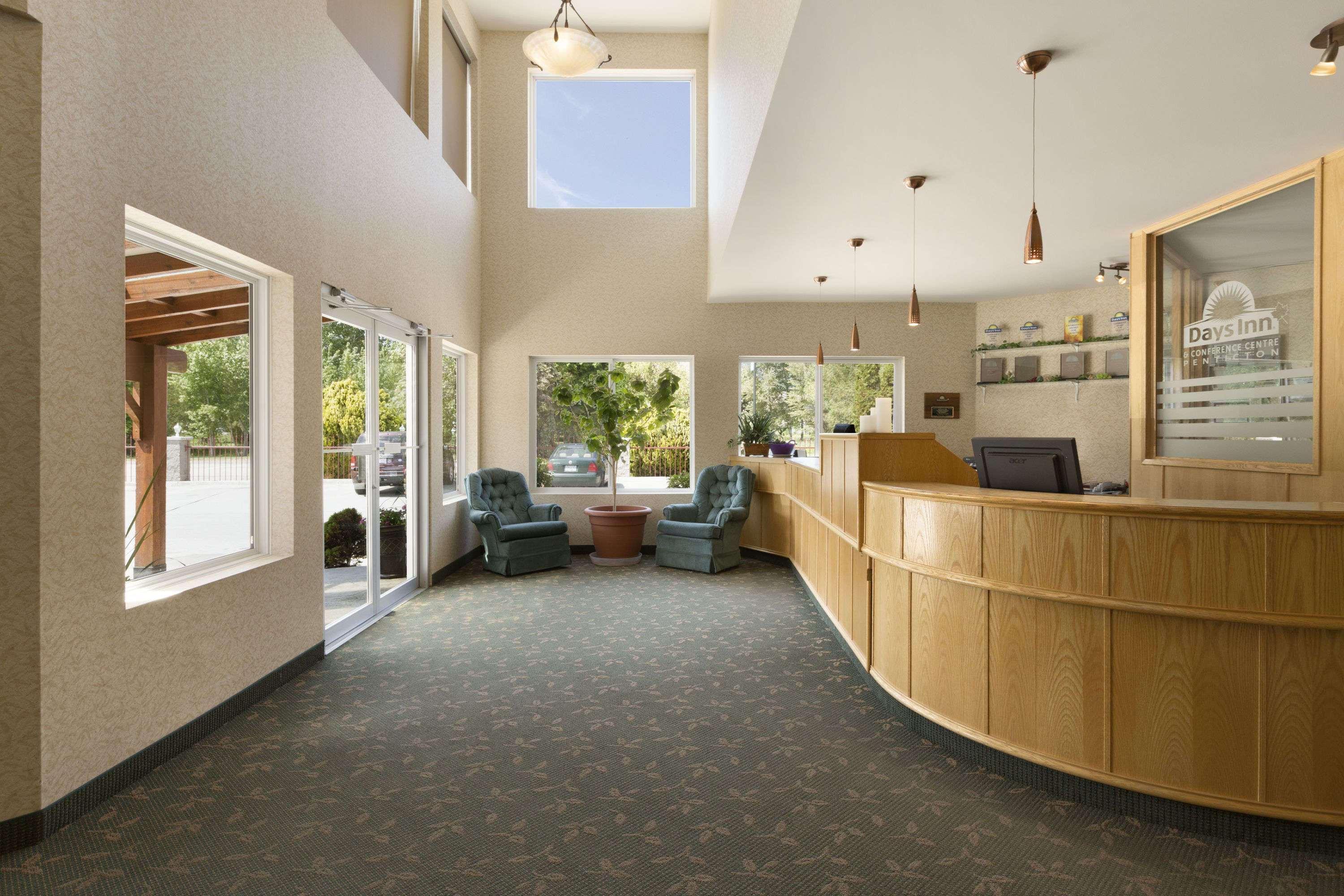 Days Inn By Wyndham Penticton Conference Centre Екстер'єр фото
