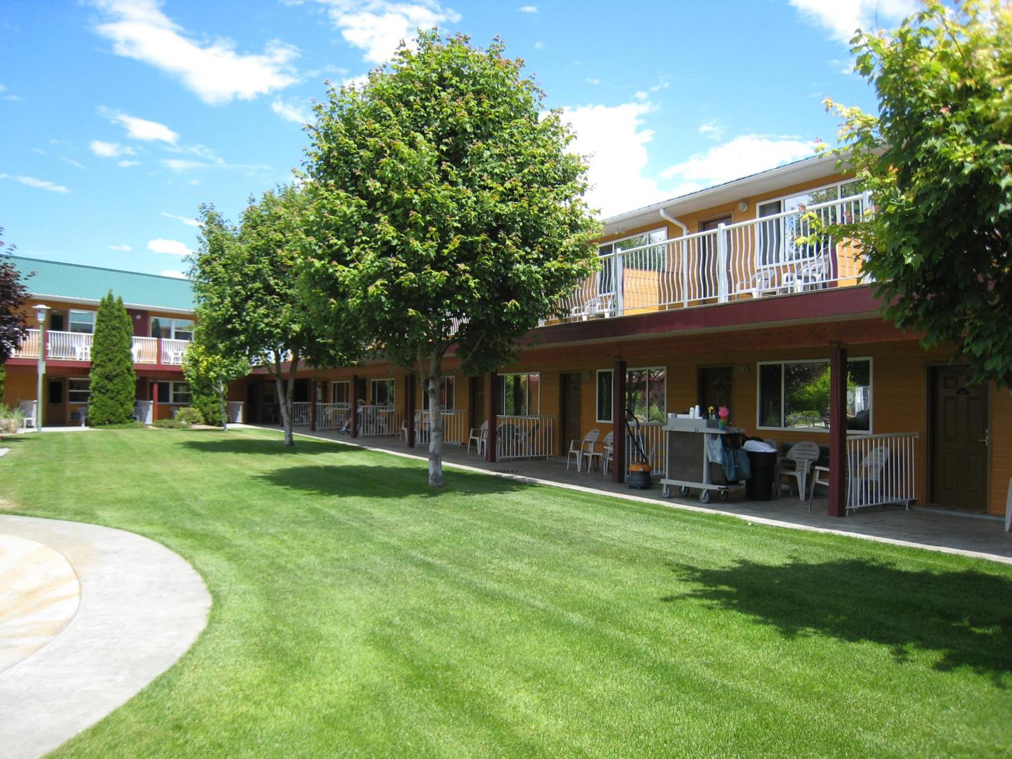 Days Inn By Wyndham Penticton Conference Centre Екстер'єр фото